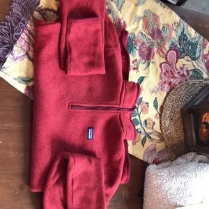 Women’s Patagonia better sweater 1/4 zip- red